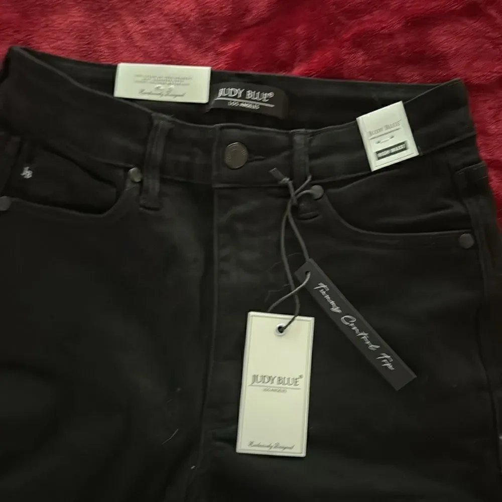 JUDY BLUE HIGH WAIST TUMMY CONTROL CUFFED DENIM SHORTS Size Small